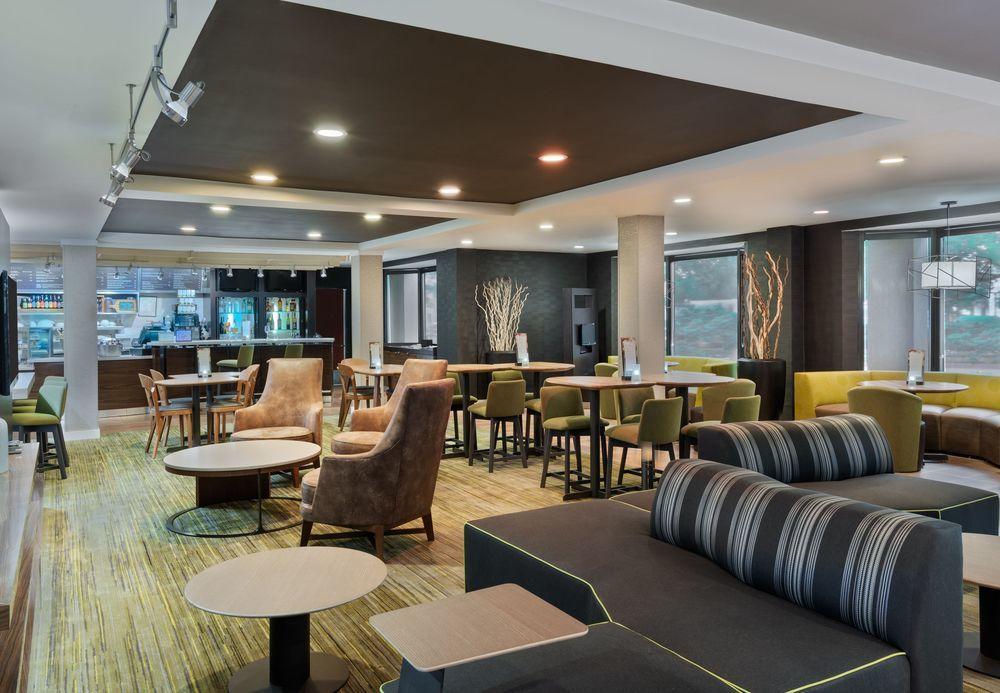 Courtyard Lafayette Airport Hotel Bagian luar foto