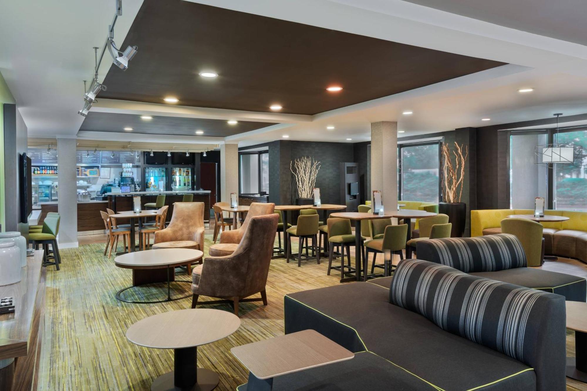 Courtyard Lafayette Airport Hotel Bagian luar foto