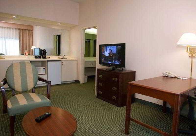 Courtyard Lafayette Airport Hotel Ruang foto