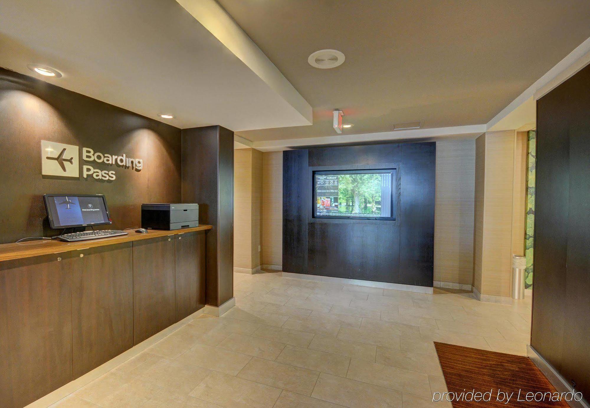 Courtyard Lafayette Airport Hotel Bagian luar foto