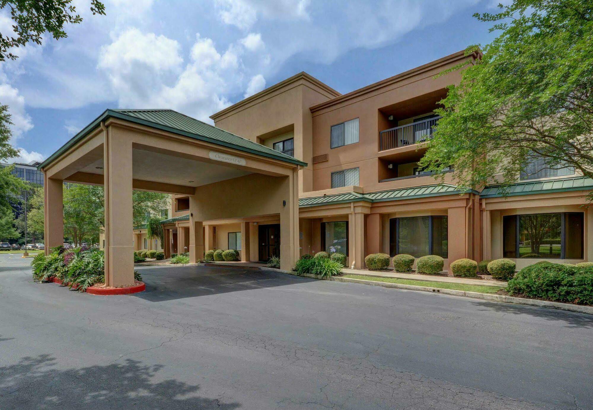 Courtyard Lafayette Airport Hotel Bagian luar foto
